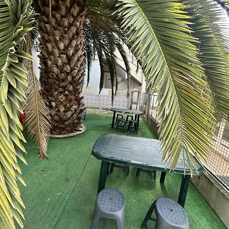 Brotherstay Rooms Lusotile