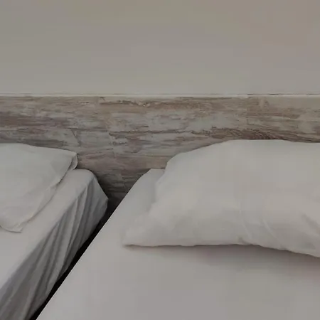 Brotherstay Rooms Lusotile Hostel Lissabon