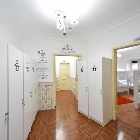 Brothers Place אכסניה *